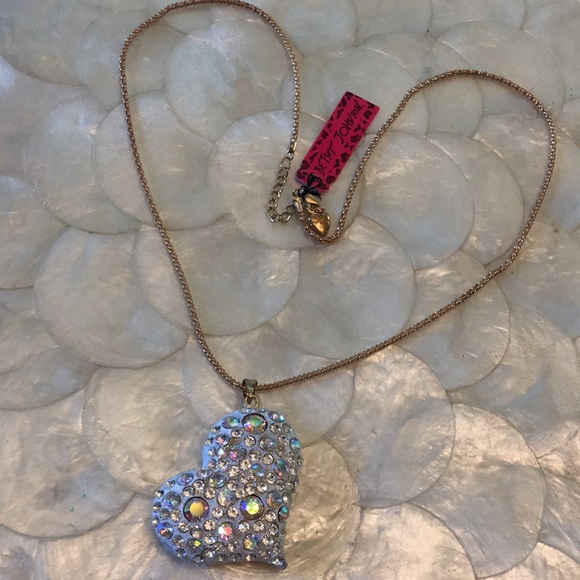 “NWT” BETSEY JOHNSON Gold Heart Necklace with Multicolor Gems - Picture 6 of 9